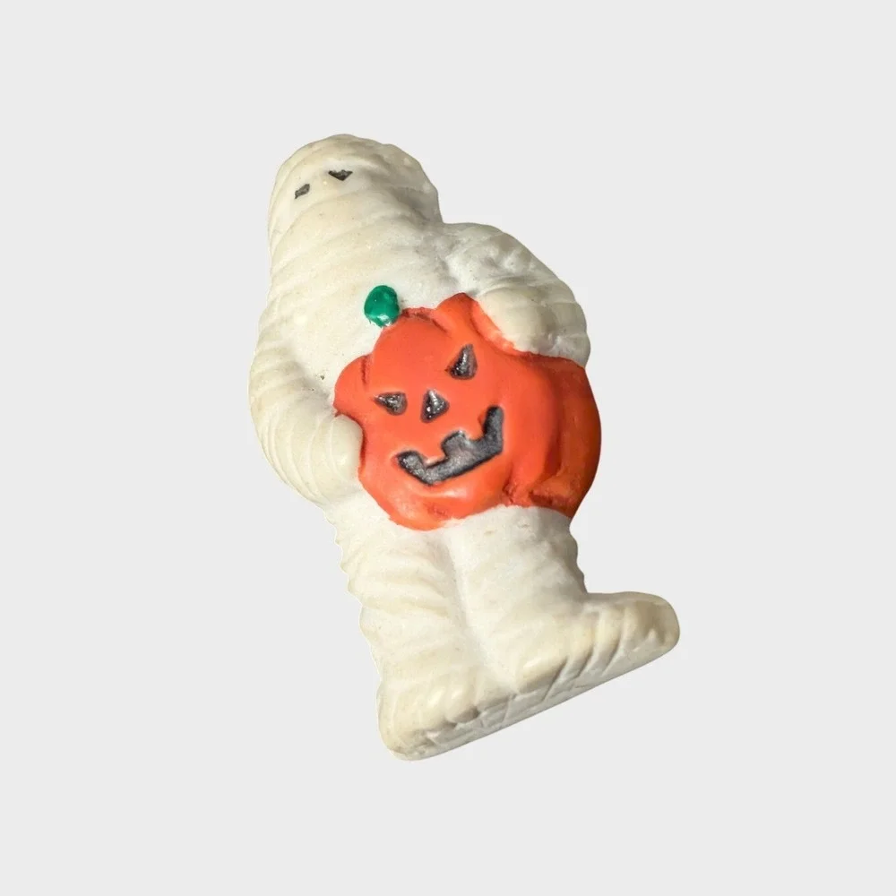 Vintage White Pin Mummy Holding Pumpkin Halloween Resin Spooky Holiday Brooch